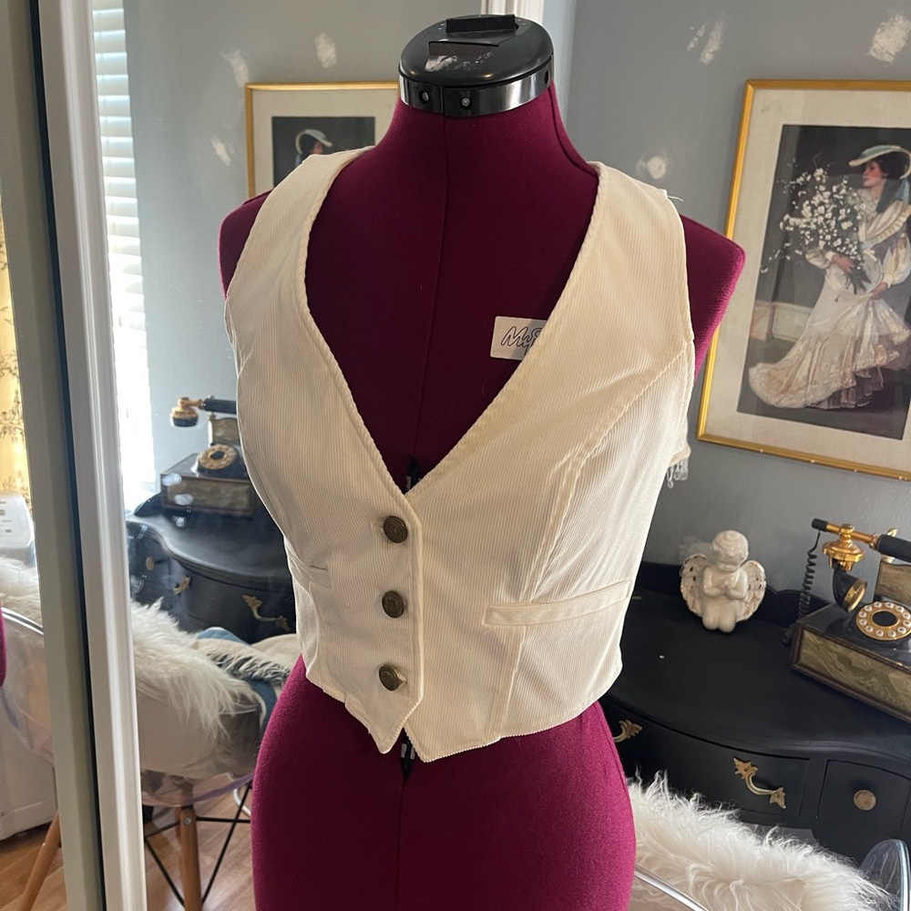 Sincerely Jules Ivory Button-Up Vest